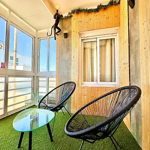 precioso-apartamento-con-terraza-chill-out.hotelsinnerja.org/